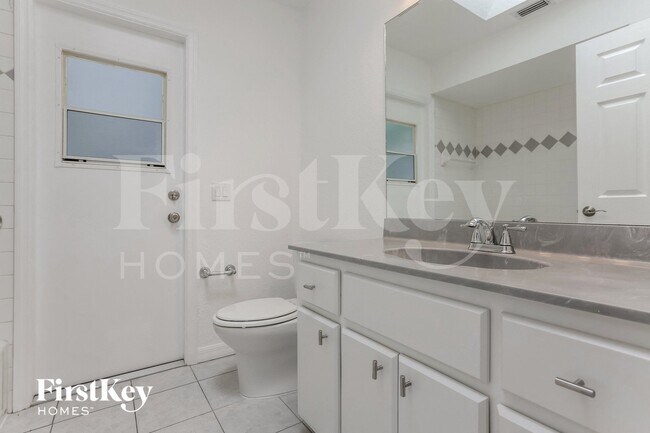 Building Photo - 84 Madre De Dios St