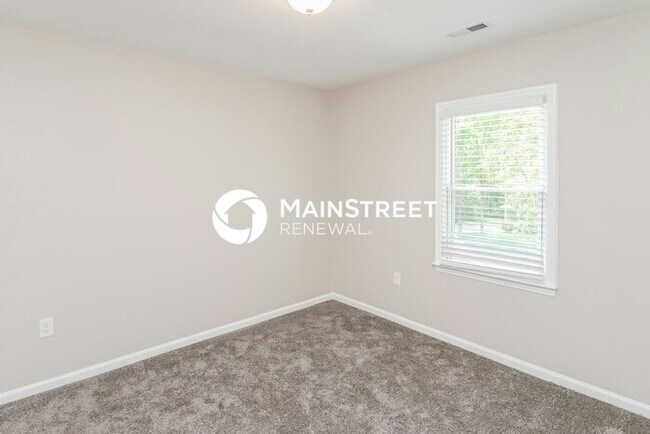 Building Photo - 4 Bedroom Pet-Friendly Home in Charlotte, ...
