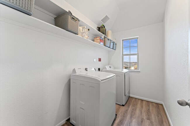 Building Photo - 5343 Marisol Cv Dr