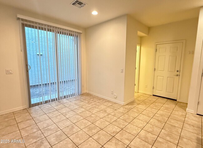 Building Photo - 3916 S 58th Ln