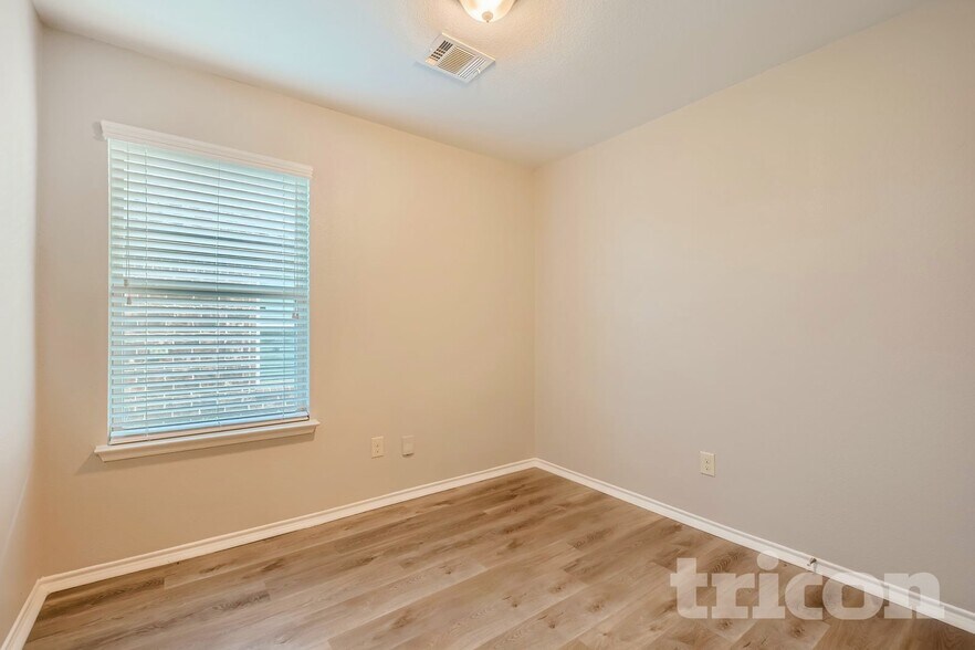 Building Photo - 3205 Emory Oak Way