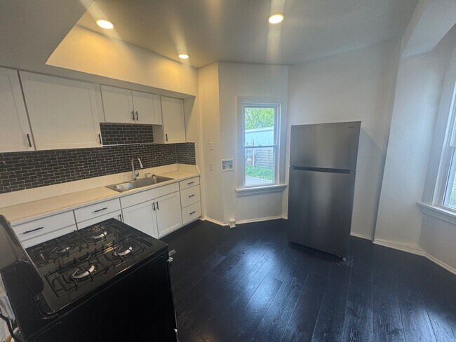 Building Photo - 3328 Denison Ave