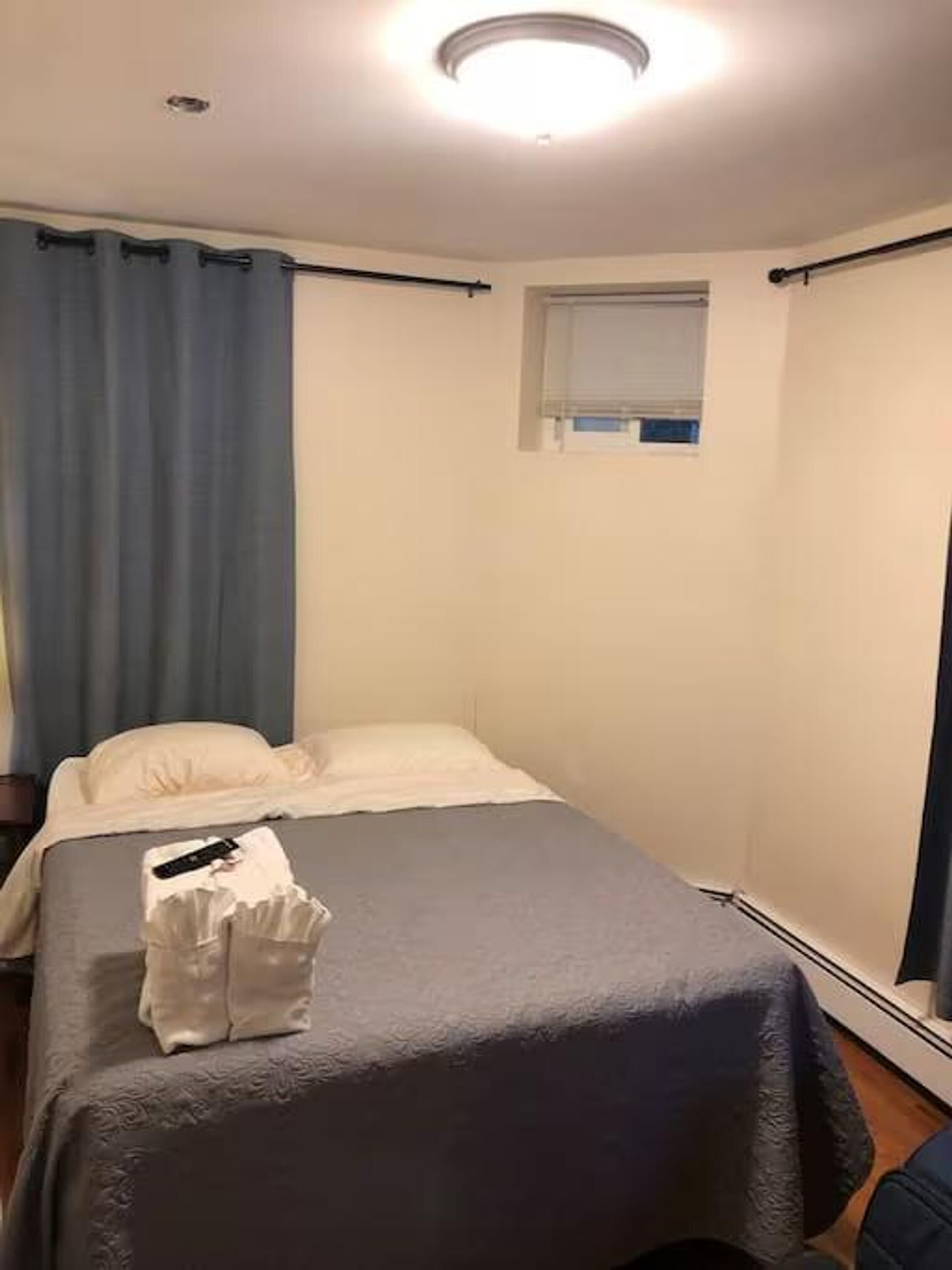 Building Photo - 109 Strathmore Rd