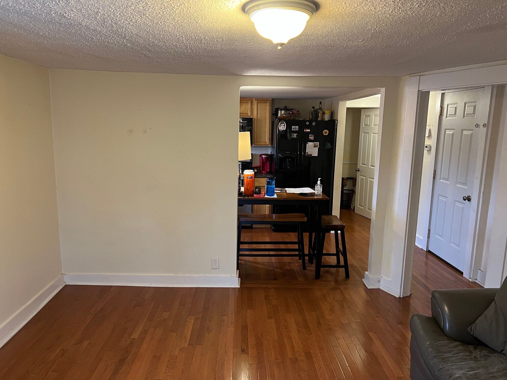 Building Photo - 154 Jenness St