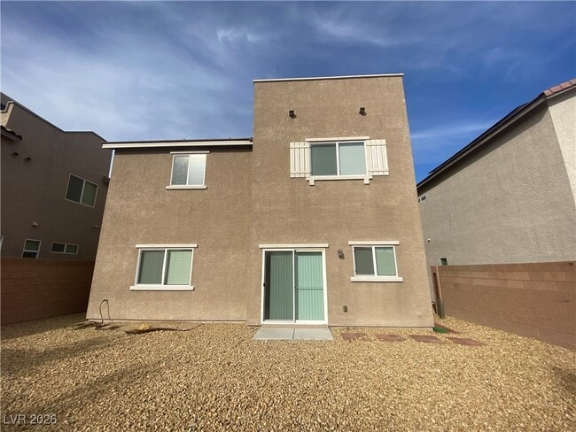 Building Photo - 8033 Ancient Oaks Ave