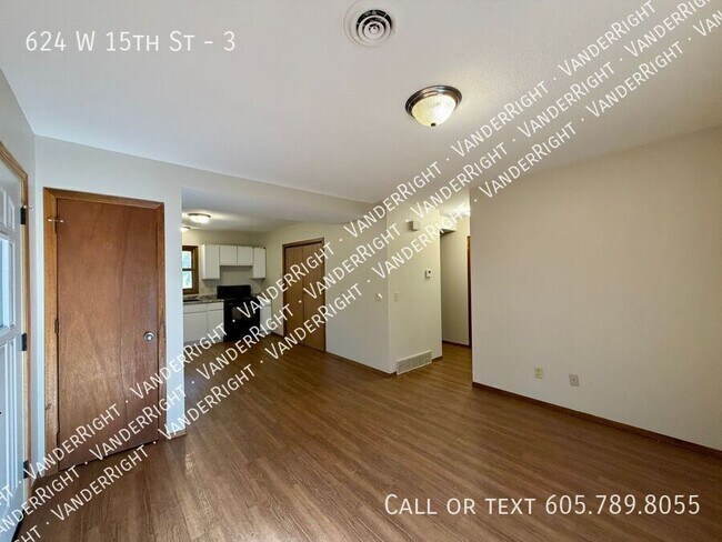 Building Photo - 624 W 15th St