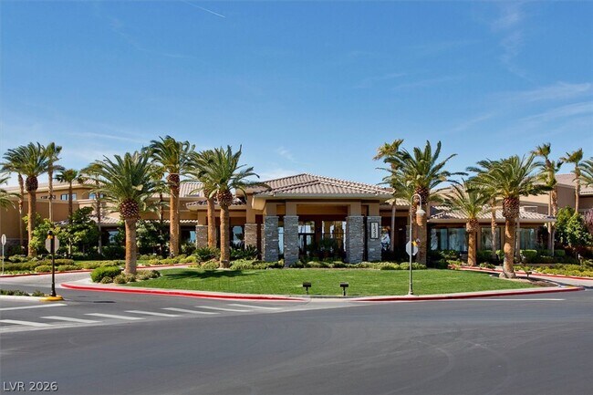 Building Photo - 719 Orchard Course Dr