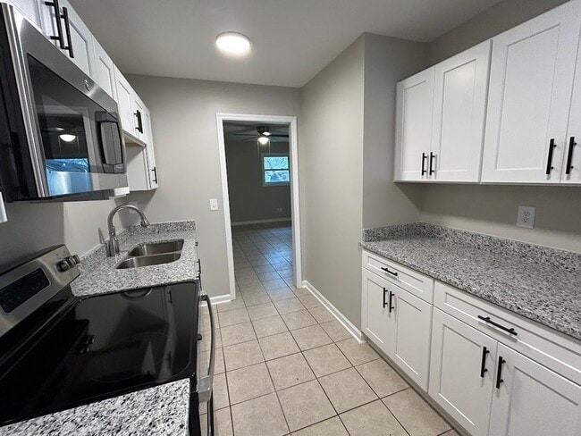 Building Photo - 4004 Mc Vay St SW