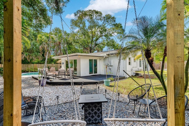 Building Photo - 1516 SW 8th Ave