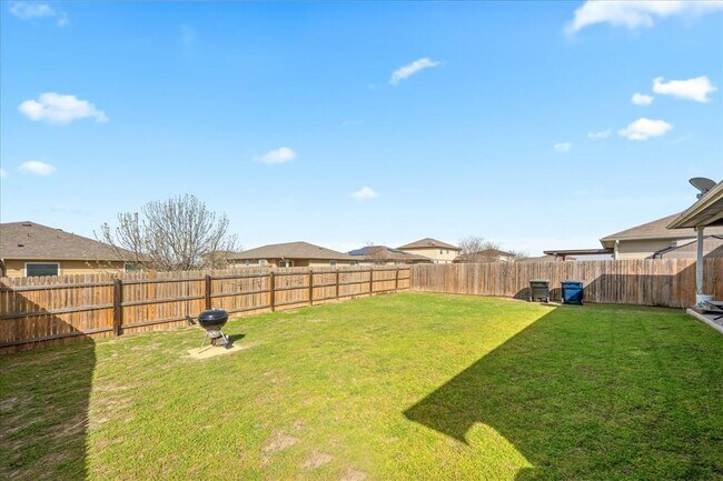 Building Photo - 122 Denton Dr