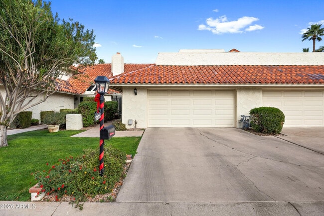 Building Photo - 7118 E Buena Terra Way