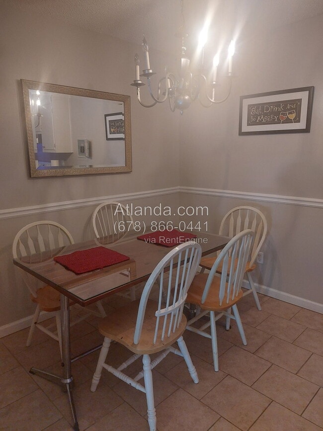 Building Photo - 3595 Woodbriar Cir