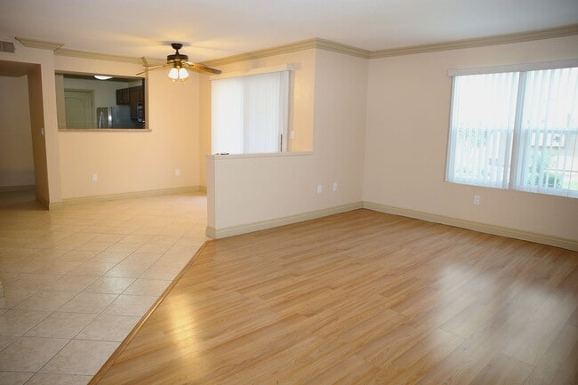 Building Photo - SW - CONDO - 2 BEDROOM - 1ST FLOOR