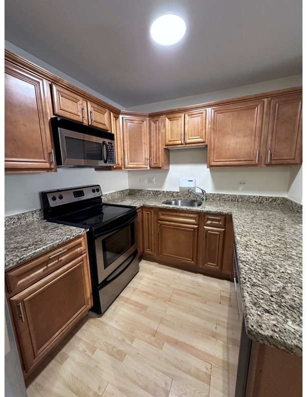 Building Photo - 1004 Des Plaines Ave