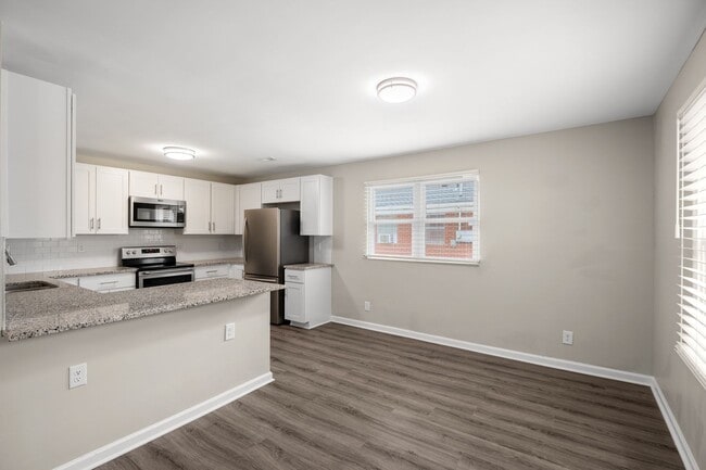 Building Photo - Single Family Home- Walking Distance to NC...