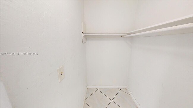 Building Photo - 6842 SW 15th St