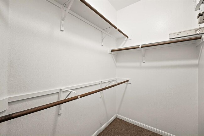 Building Photo - 7233 Menchaca Rd