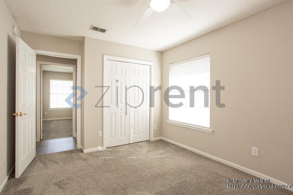 Building Photo - 4863 Frost Lake Dr