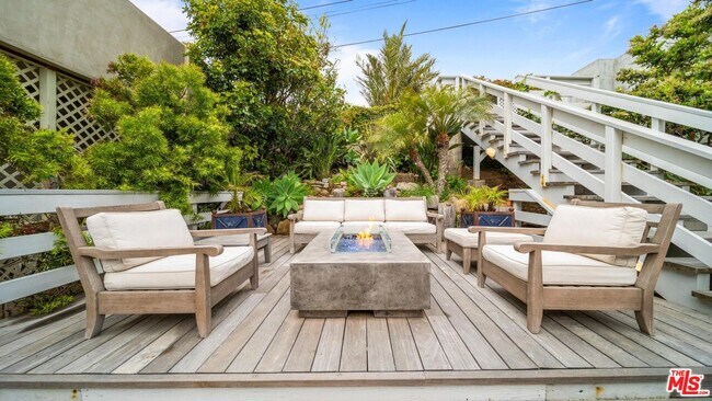 Building Photo - 11358 Pacific Coast Hwy