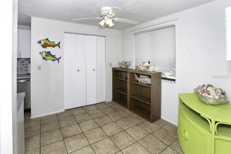 Building Photo - 6116 38th Ave W