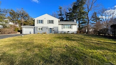 Building Photo - 11 Country Ridge Dr