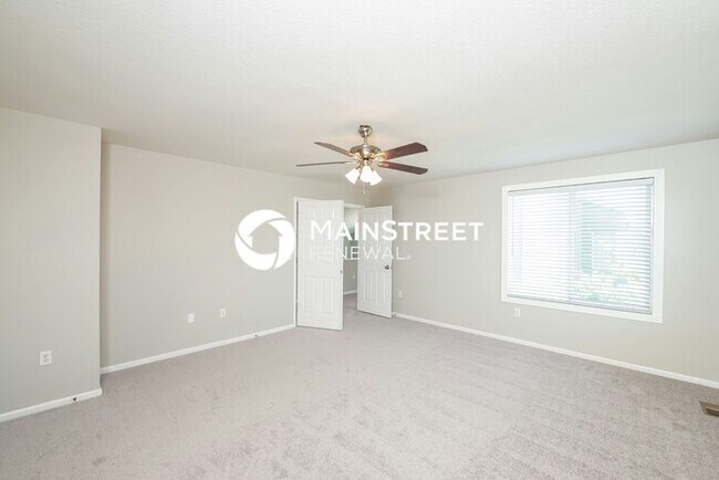 Building Photo - 4 Bedroom Pet-Friendly Home in Denver, CO with Main Street Renewal