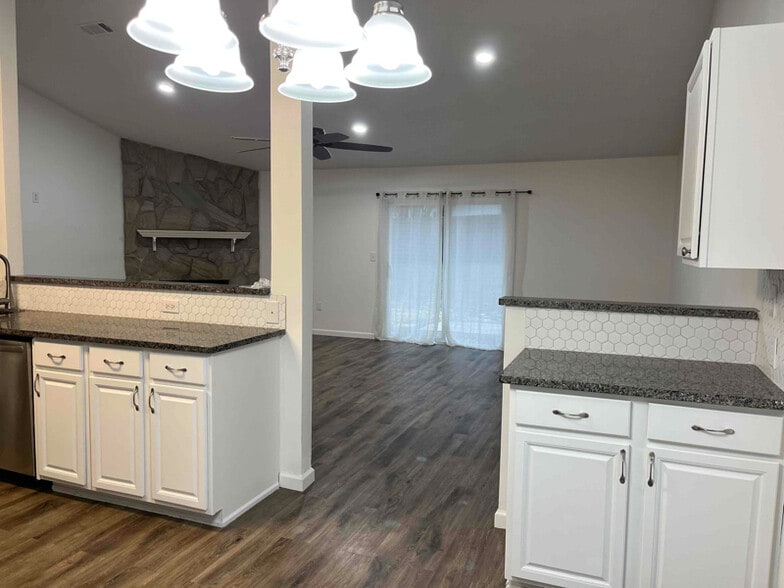 Building Photo - 103 Trenton Ave