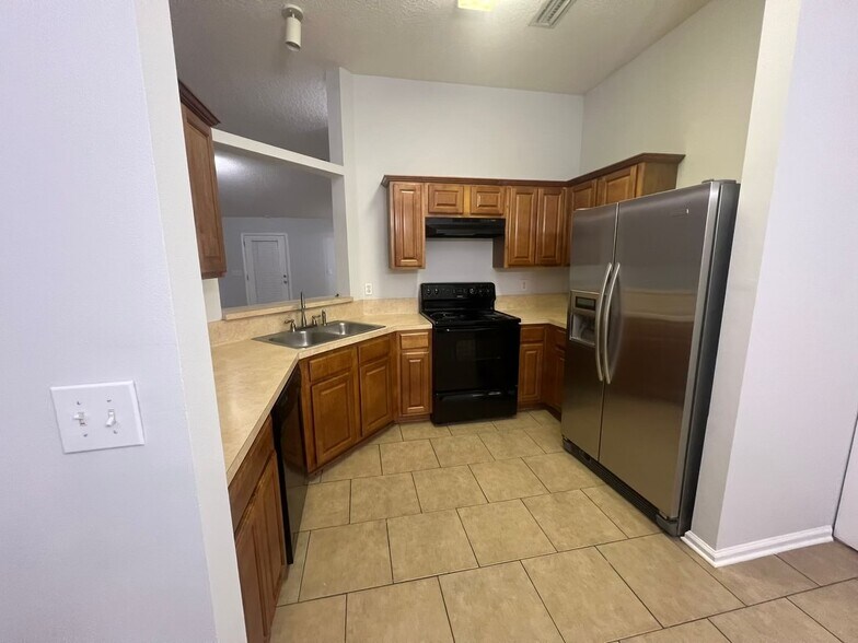 Building Photo - 3049 Thorn Glen Ct