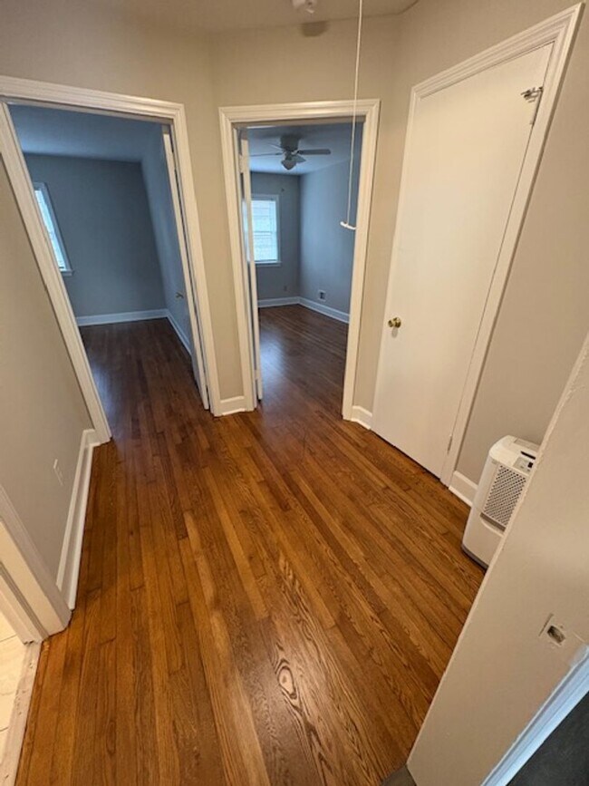 Building Photo - 403A Smith