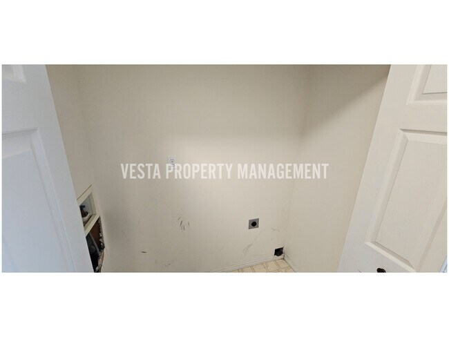 Building Photo - 981 Hudson St