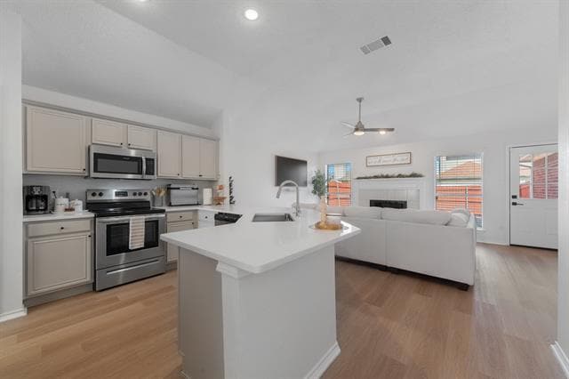 Building Photo - 2827 St Martin Dr