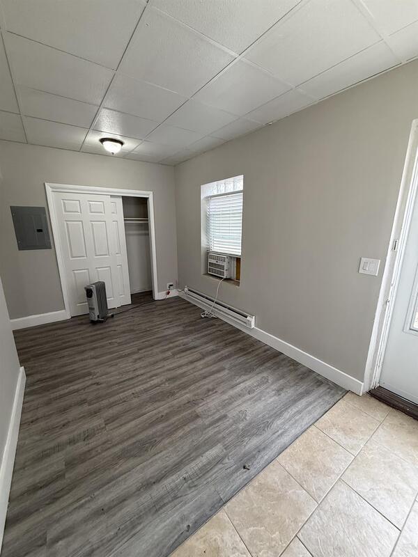 Building Photo - 3512 Dodge St