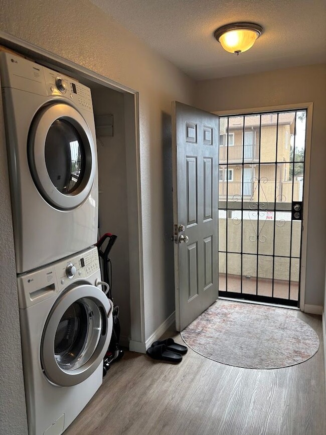 Building Photo - Two-bedroom two bath condo with panoramic views of Mission Valley! Move-in Special!