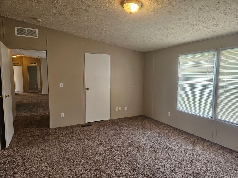 Building Photo - 159 Lynnwood Cir