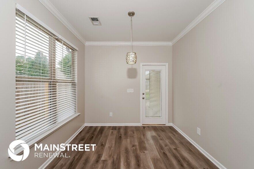 Building Photo - 1131 Avalon Dr