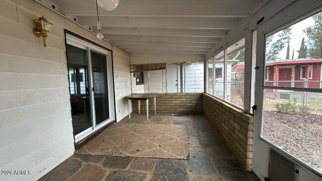 Building Photo - 35 E James Dr