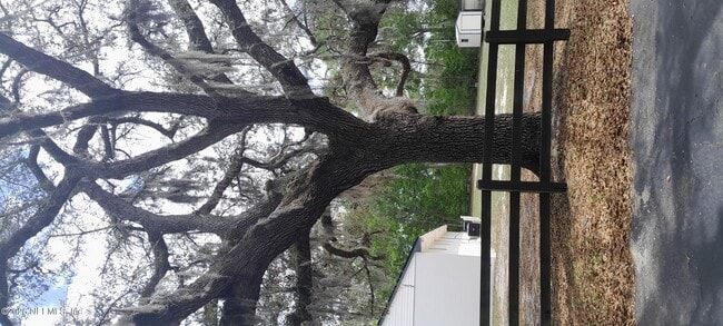 Building Photo - 4027 Everett Ave