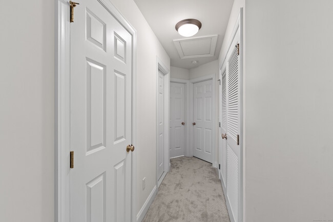 Building Photo - 164 Warrington Round