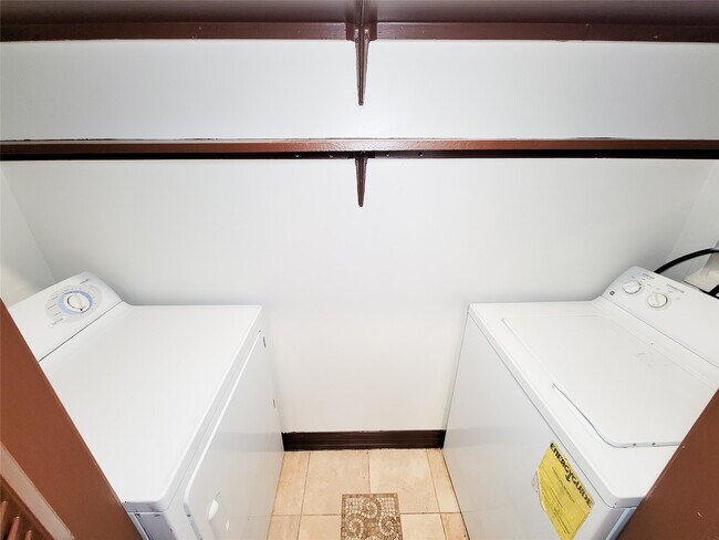 Building Photo - 3525 Sage Rd