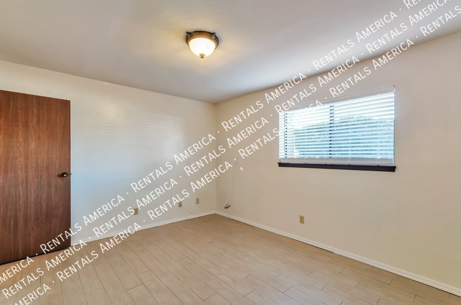 Building Photo - 6311 N Barcelona Ct