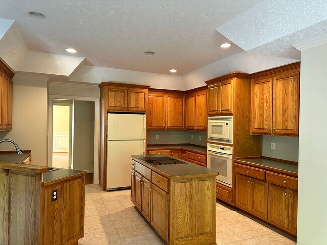 Building Photo - Beautiful home for rent in Fords Colony! Available Now!