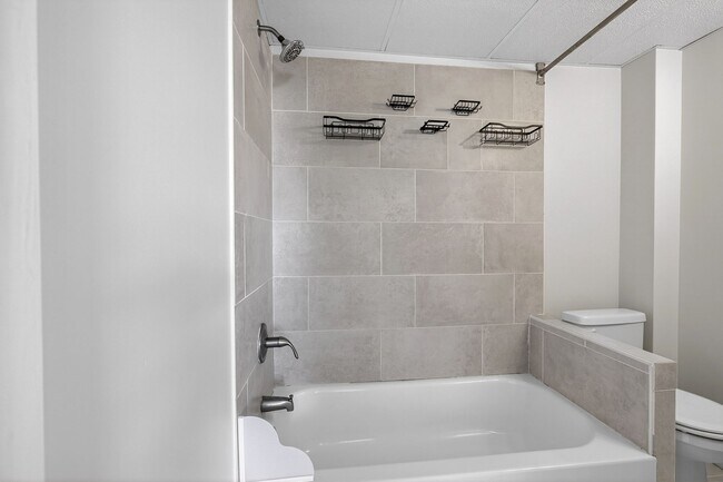 Building Photo - Move-In Ready 2BR home – fully renovated, updated roof & HVAC, *OPEN HOUSE 3/29/26 1PM-3PM *