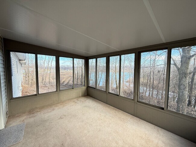 Building Photo - Spacious 3-Bedroom Home with Sunroom and Attached 2-Car Garage in Manchester, MI