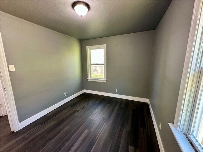 Building Photo - 7121 Lamont Dr