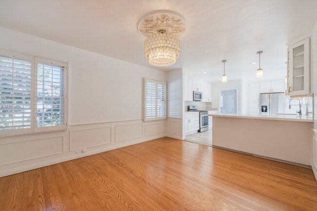 Building Photo - Beautiful Sherman Oaks Home Rental!