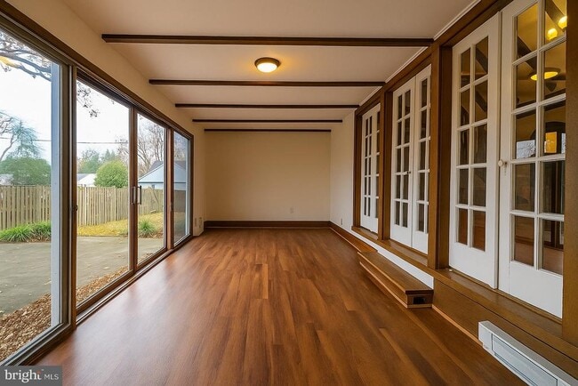 Building Photo - 10001 Dallas Ave