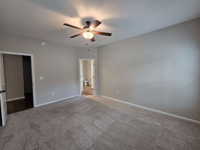 Building Photo - Beautiful 3-Bedroom Home with Bonus Room, Modern Finishes & a Huge Fenced Backyard