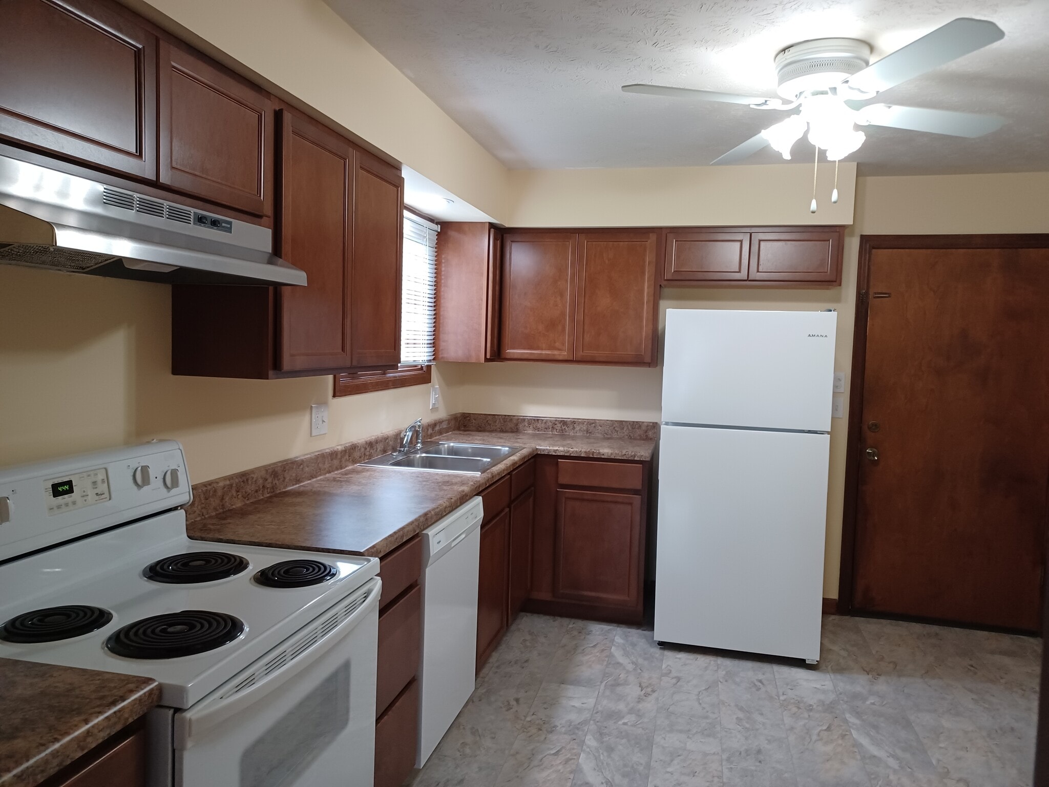 Updated kitchen - 21 Jade Ln