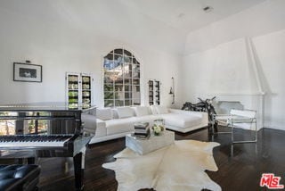 Building Photo - 1220 N La Cienega Blvd