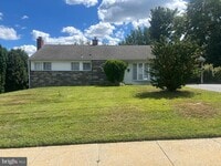 Building Photo - 409 Yale Ave